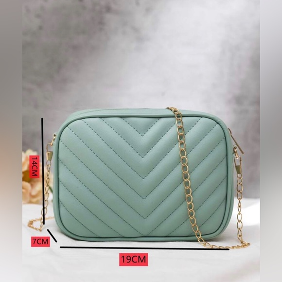❤️Pistachio Green Quilted Chevron Crossbody Purse - Picture 2 of 5